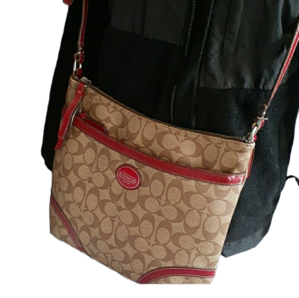 Coach peyton   tan signature crossbody bag purse